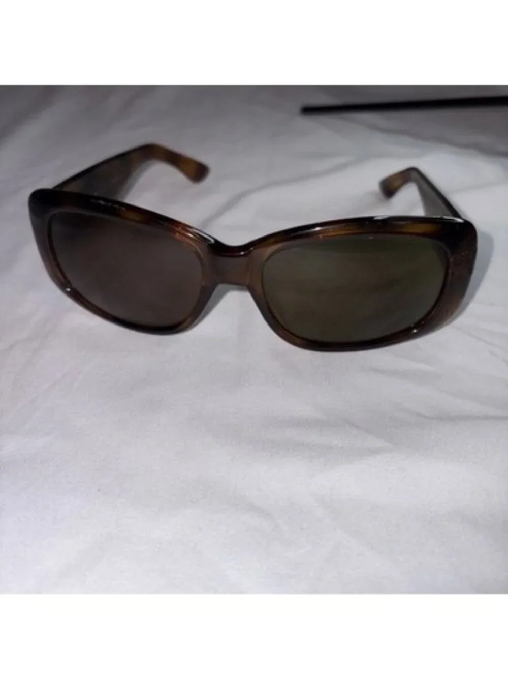Kenneth Cole KC 1026‎ 083 Sunglasses Tortoise Oval